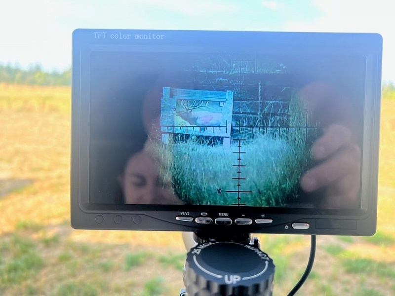 Digital Crosshairs adaptive rifle scope clip-on view on scope